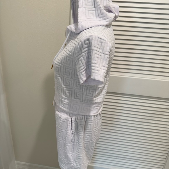 2 piece White Hooded short set with Gold Accents - Picture 6 of 11